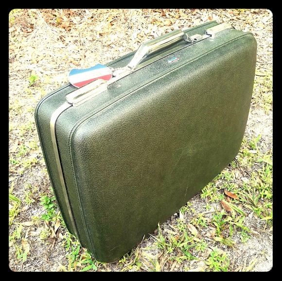 american tourister tiara suitcase